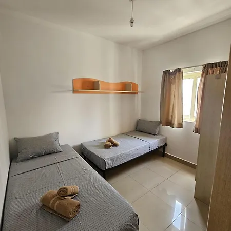 Penthouse - Large Terrace * Сент-Полс-Бей