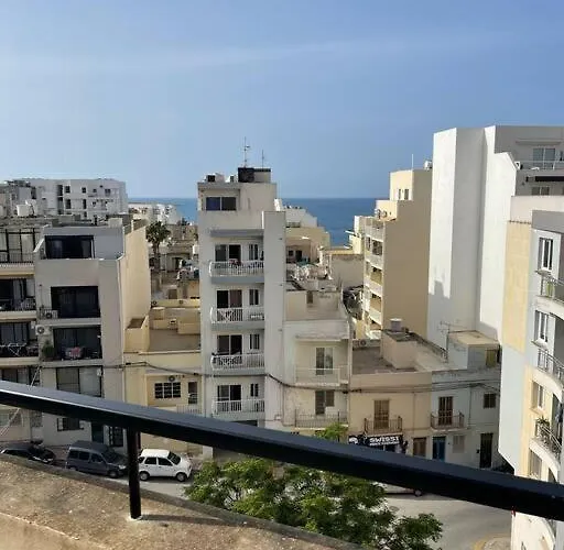 Penthouse - Large Terrace * St. Paul's Bay